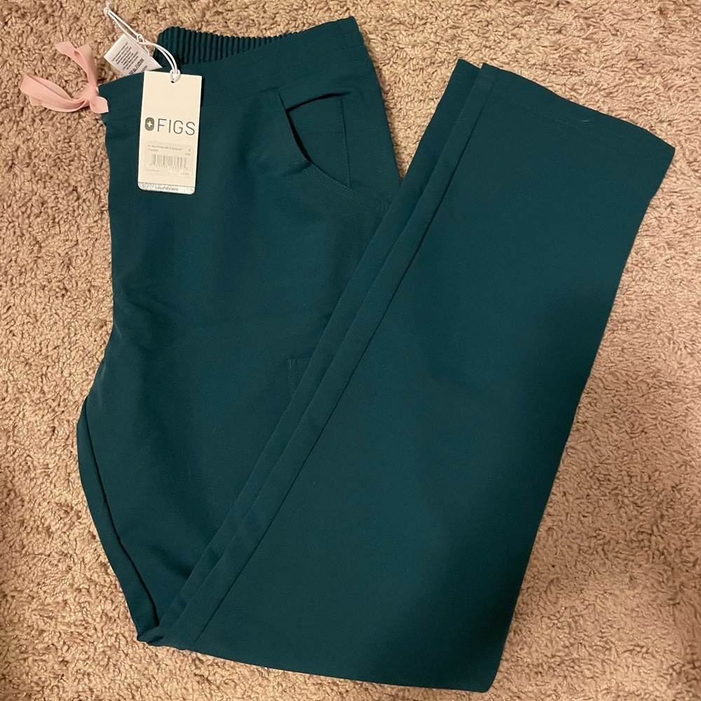 NWT Yola Figs Scrub Pants - Small